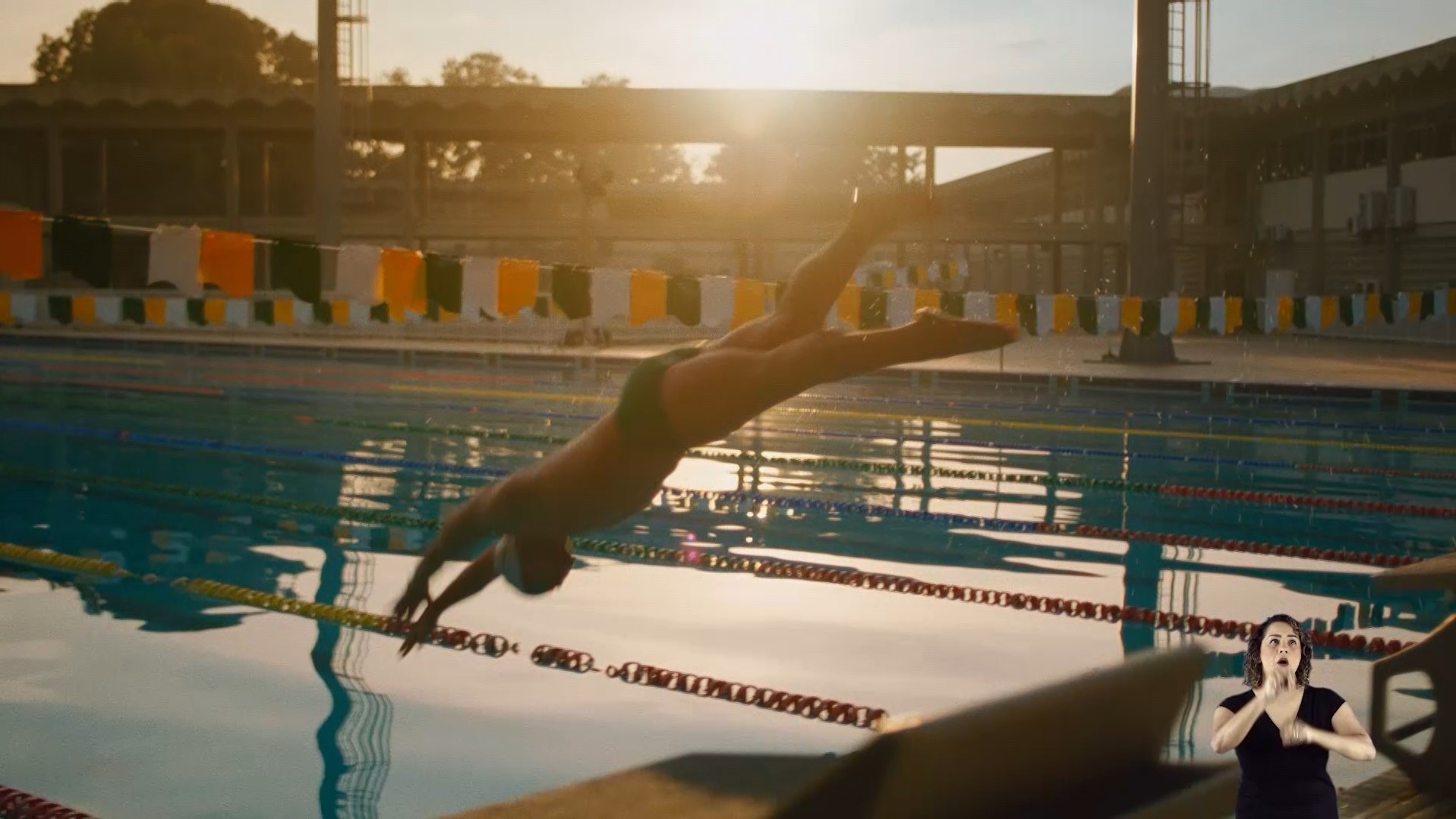 Frame da campanha publicitária da Petrobras, que mostra nadador do Time Petrobras mergulhando na piscina